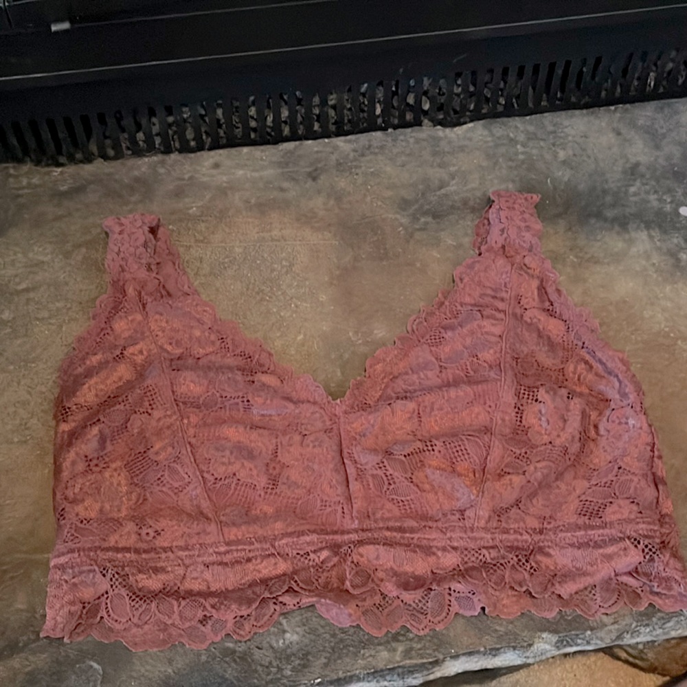 Rose Gold relaxed fit, lace around whole bra